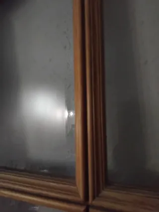 Puerta de madera con cristal