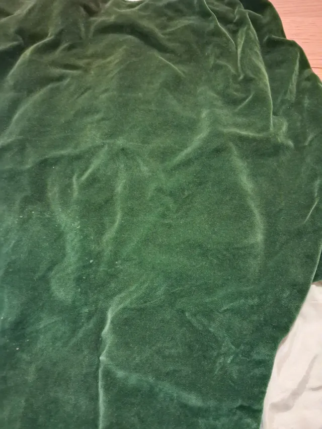 Capirote Nazareno y Escudo Cofradía