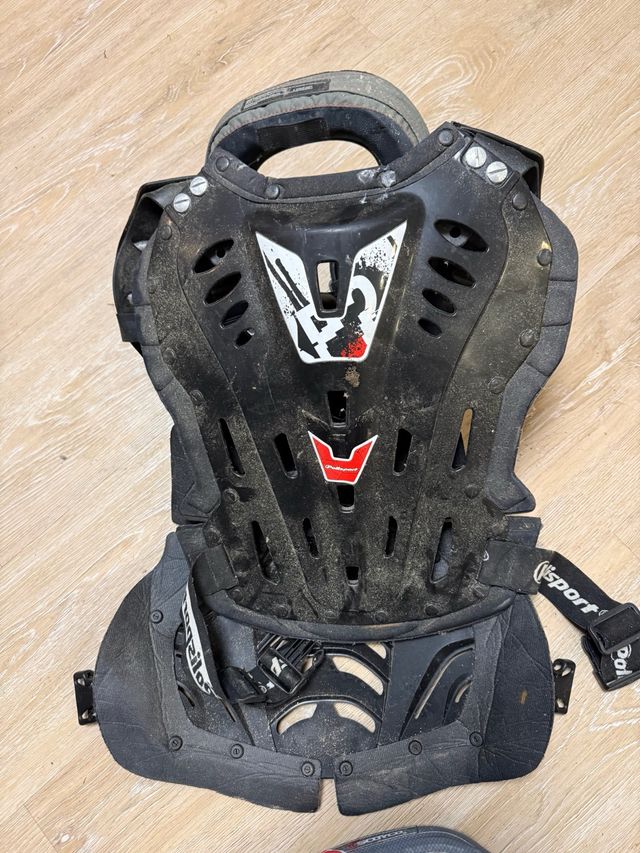 Chaleco y collarín protector moto/quad