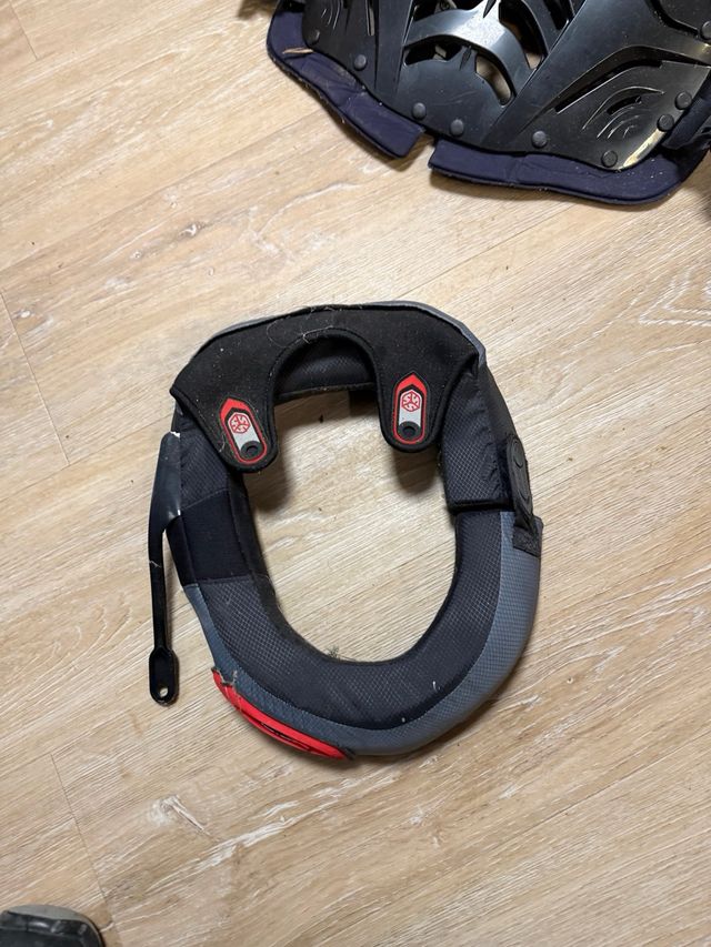 Chaleco y collarín protector moto/quad