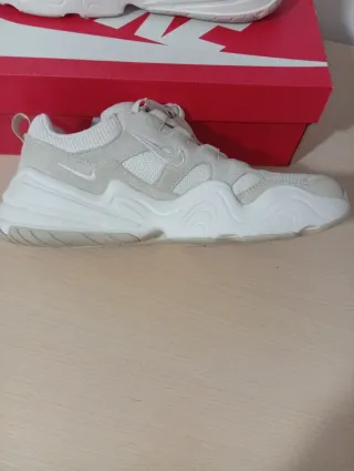 Zapatillas Nike Tech Hera Hombre Beige/Blanco