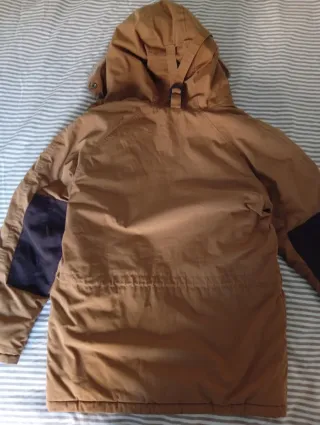 Abrigo Carhartt Marrón con Parches Morados