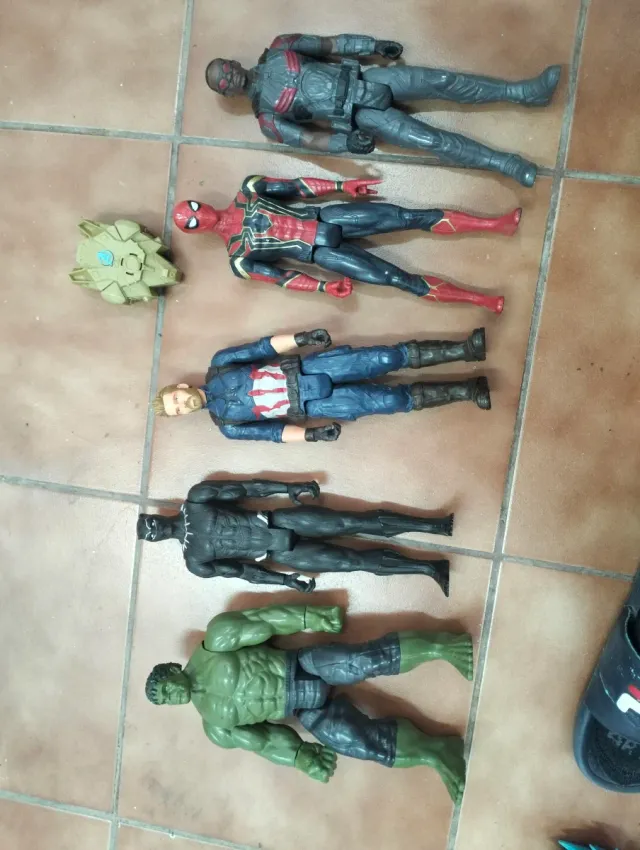 Figuras Marvel: Capitán América, Hulk, Spiderman