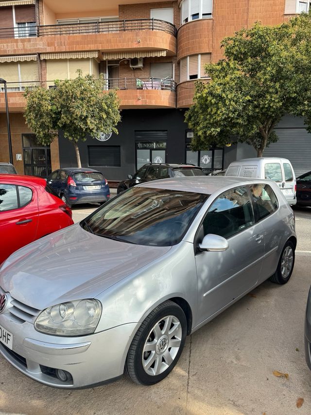 Volkswagen Golf V 2.0 TDI DSG