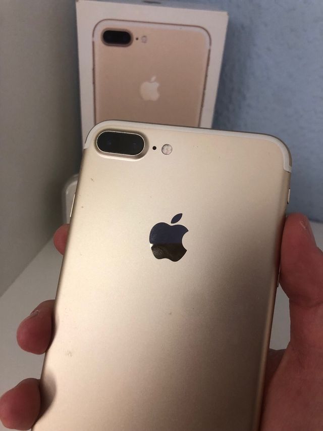 iPhone 7 Plus 128GB Dourado + Fones de Ouvido