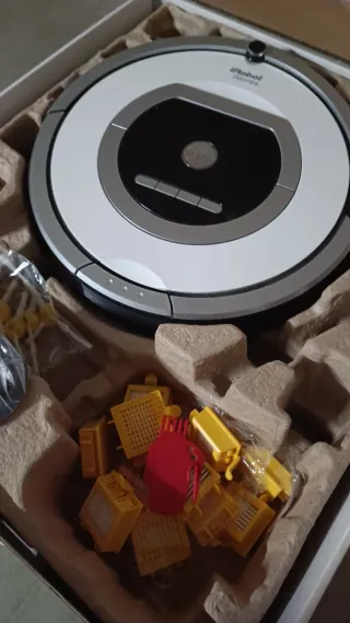 Robot Aspirador iRobot 765