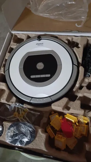 Robot Aspirador iRobot 765