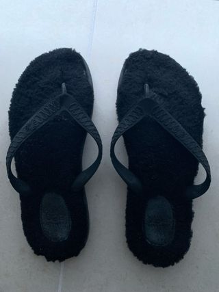 Chanclas UGG negras talla 35.5