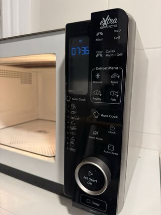 Microondas Whirlpool MWF 421 con Grill