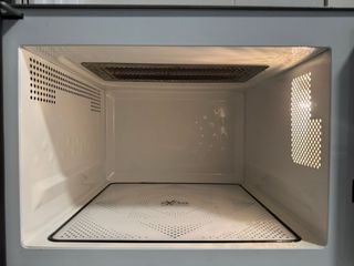 Microondas Whirlpool MWF 421 con Grill