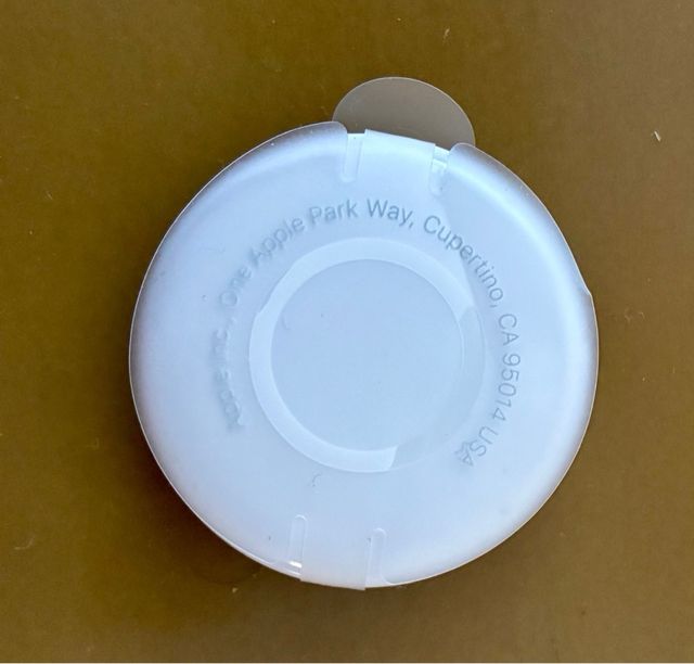 Apple AirTag con custodia e portachiavi