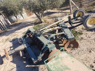 Grada de discos agrícola