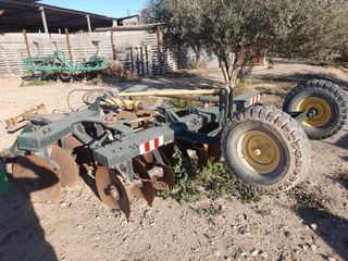 Grada de discos agrícola