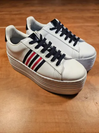Zapatillas blancas con plataforma