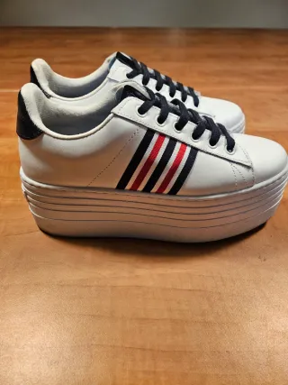 Zapatillas blancas con plataforma