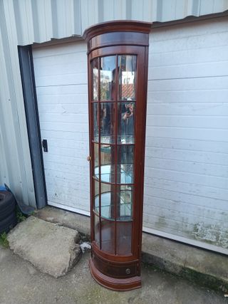 Vitrina Esquinera Madera y Cristal