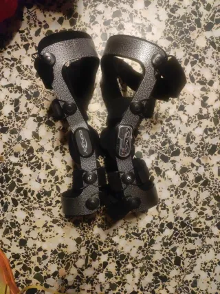 Pareja Rodilleras Donjoy Armor Talla L