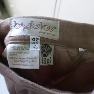 Gonna lana beige vita alta.