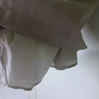 Gonna lana beige vita alta.