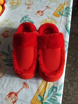Pantofole rosse da donna