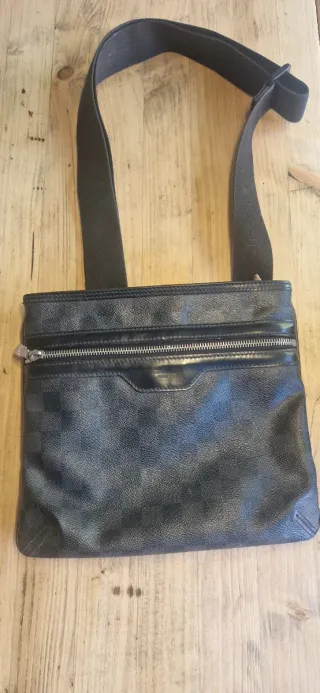 Bolso bandolera Louis Vuitton negro original