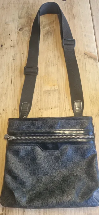 Bolso bandolera Louis Vuitton negro original