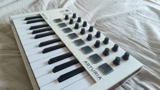 Controlador MIDI Arturia MiniLab MkII