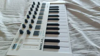 Controlador MIDI Arturia MiniLab MkII