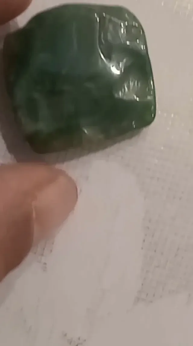 Piedra de Jade Verde y Blanca