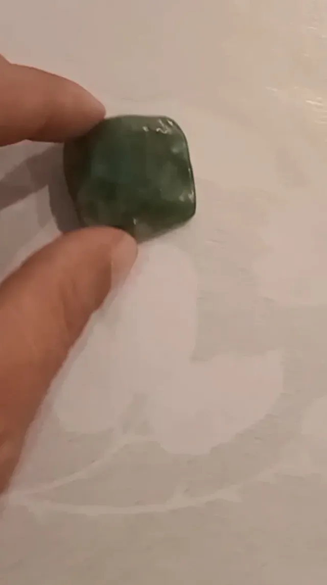 Piedra de Jade Verde y Blanca