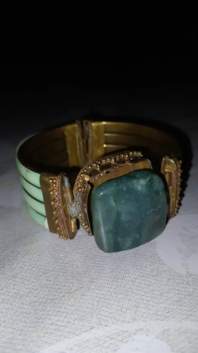 Piedra de Jade Verde y Blanca