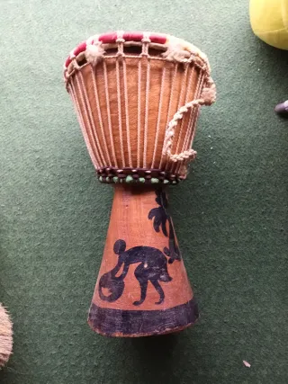 Djembe africano de madera