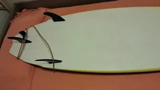 Tabla de surf amarilla Protech 180 largo 52 ancho
