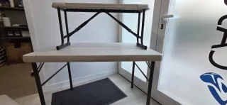 Mesa y bancos plegables