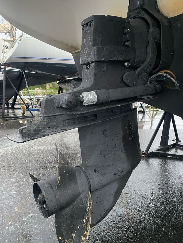 Cola Mercruiser Bravo 2