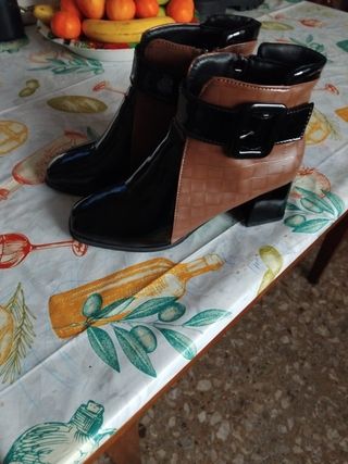 Stivaletti donna neri e marroni