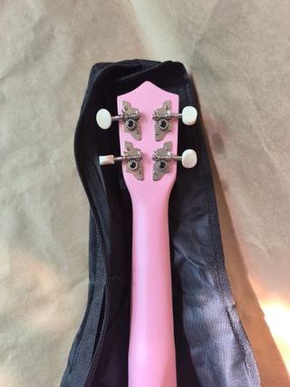 Ukelele Soprano 21" con funda y accesorios - Rosa