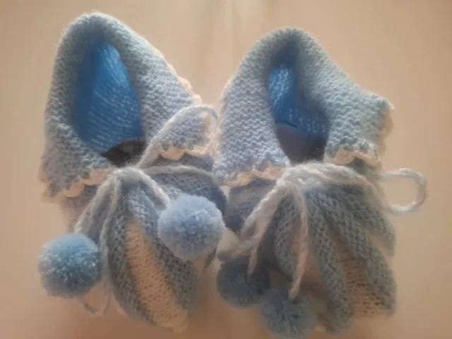 Patucos lana hechos a mano azul