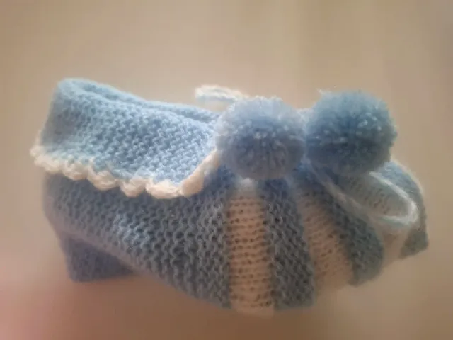 Patucos lana hechos a mano azul
