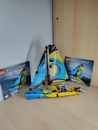 LEGO Technic 42074 Yacht da gara