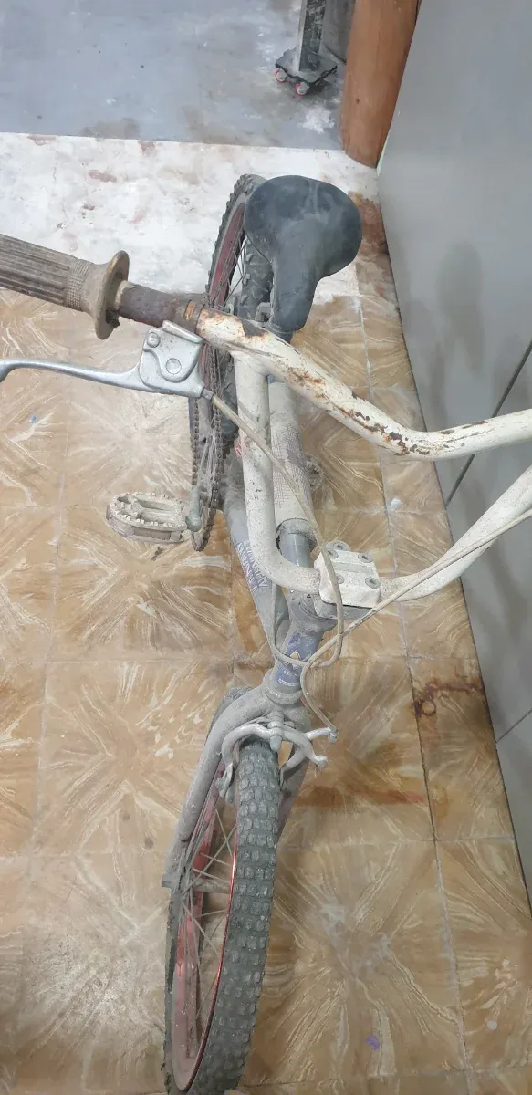 Bicicleta Monty BMX 129 a restaurar