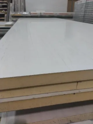 Panel Sándwich Madera Almacén. Montaje. Sevilla