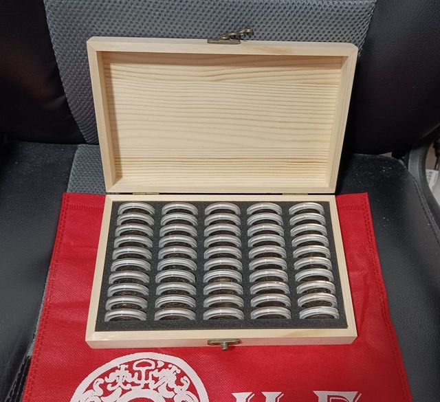 Lote 50 moedas de 2 euros de diferentes países