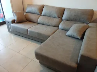Sofá chaiselongue gris tela