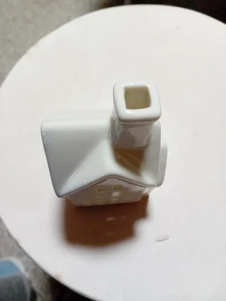 Deliziosa casetta decorativa in porcellana