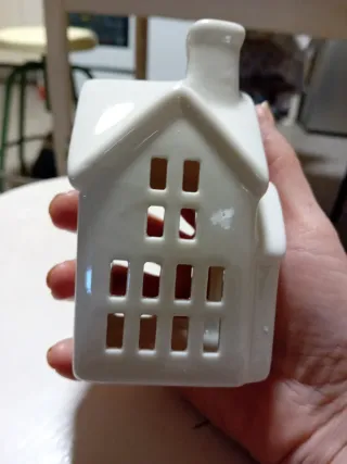 Deliziosa casetta decorativa in porcellana