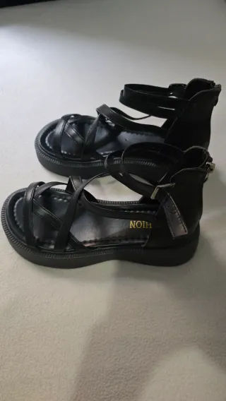 Sandalias negras de plataforma