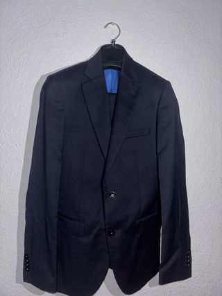 Traje de hombre azul marino