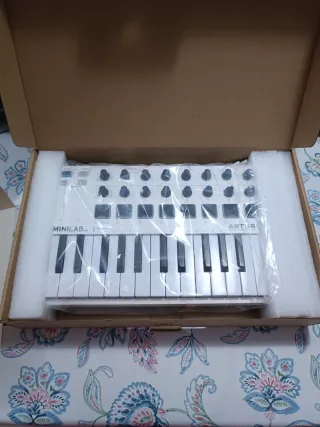 Arturia MiniLab MkII Controlador MIDI