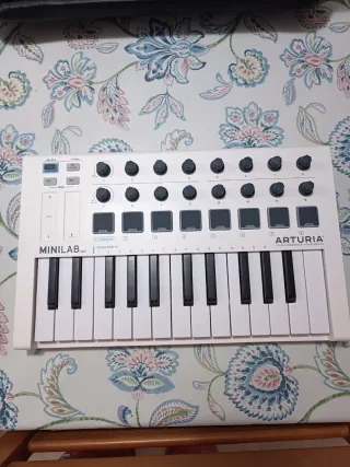 Arturia MiniLab MkII Controlador MIDI
